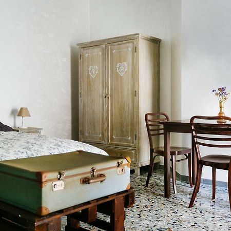 ヴィーコ・エクエンセ Vicoletto Dell'Aria Bed & Breakfast エクステリア 写真