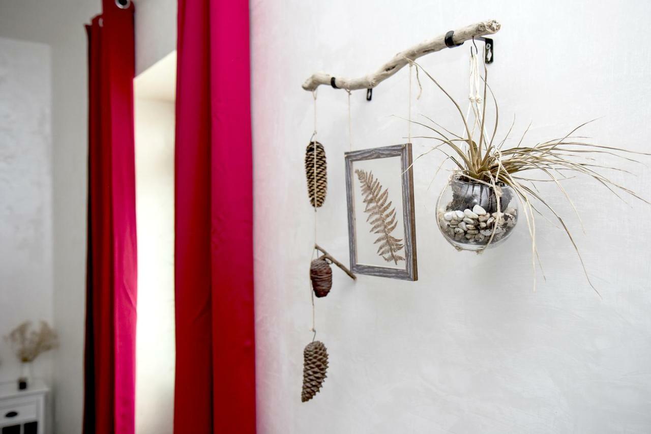 ヴィーコ・エクエンセ Vicoletto Dell'Aria Bed & Breakfast エクステリア 写真